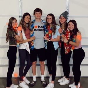 Meet your Posher, Ava